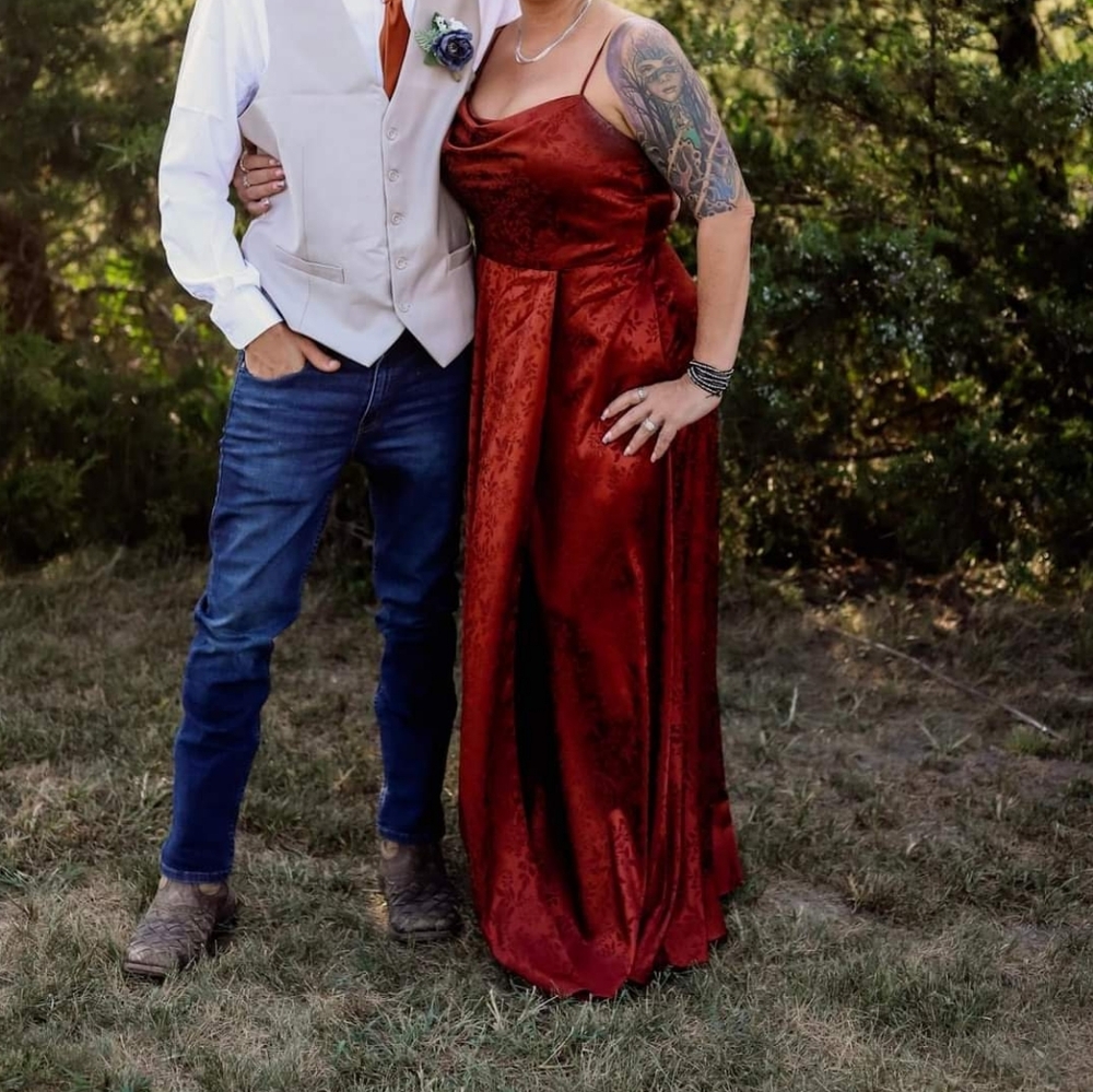 Elegant Burgundy Strapless Dress